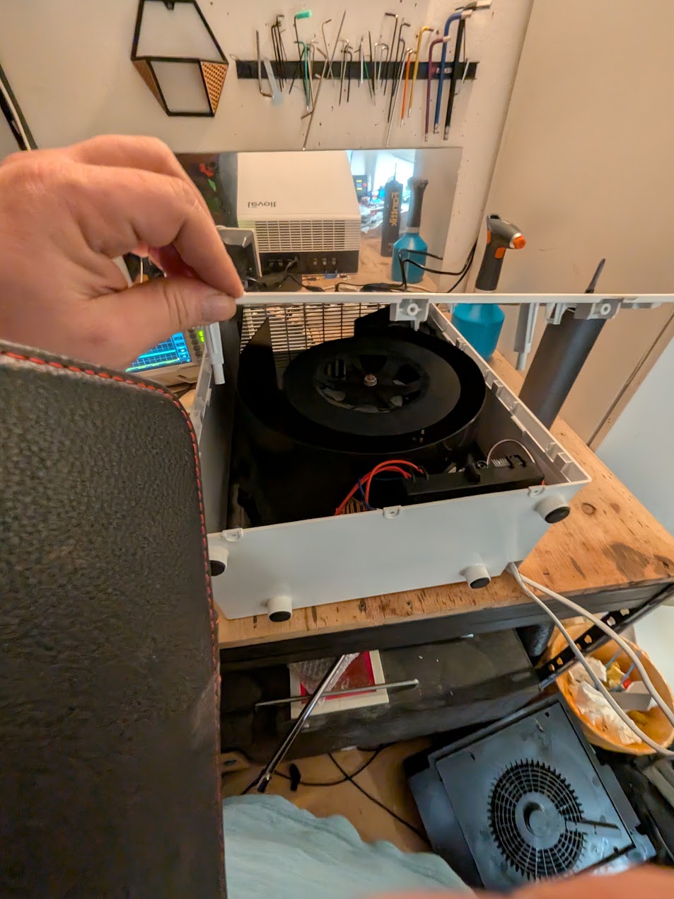 Lid reassembly